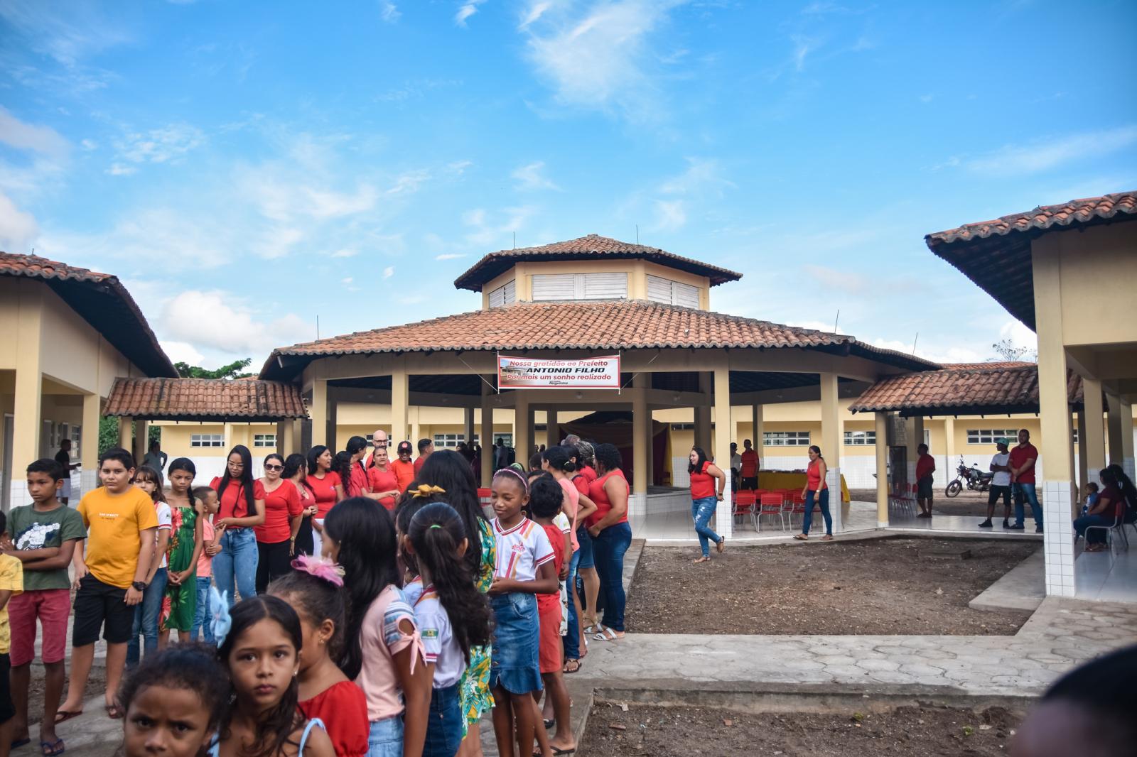 Prefeito Antonio Filho entrega mais uma escola para os juncoenses