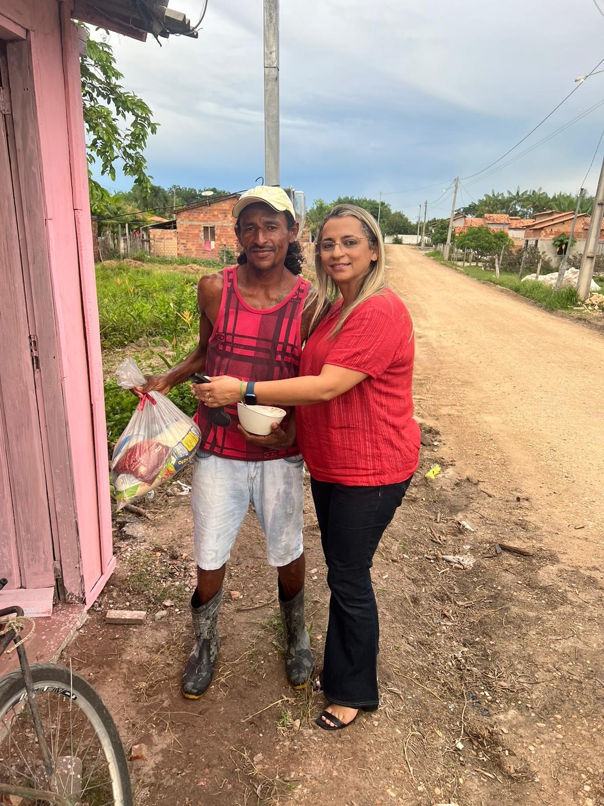 Raiana Kleia realiza um Natal de amor ao próximo