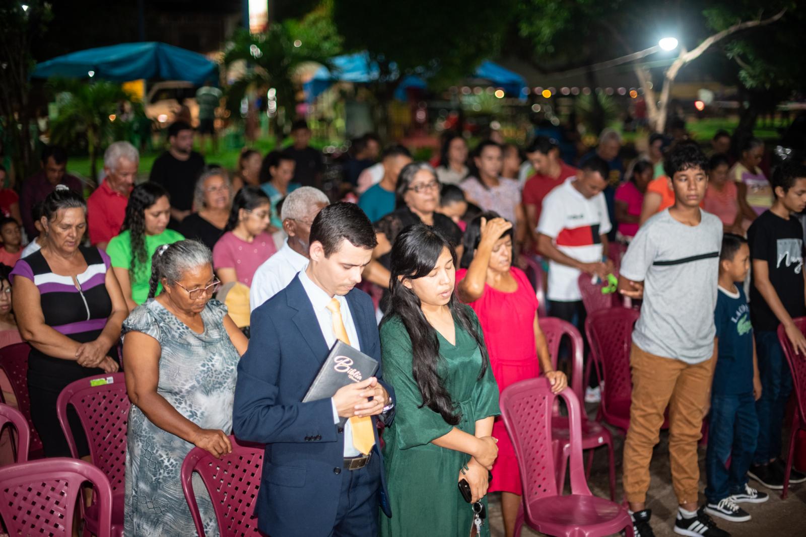 Irmã Angelita e Família realizam culto de gratidão a Deus