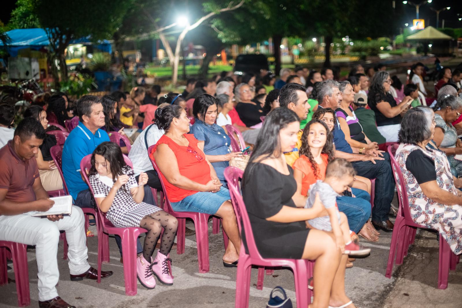 Irmã Angelita e Família realizam culto de gratidão a Deus