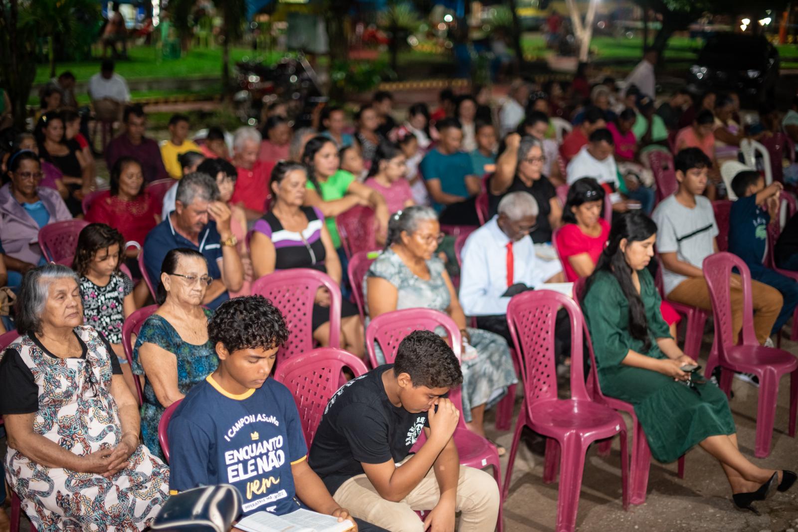 Irmã Angelita e Família realizam culto de gratidão a Deus