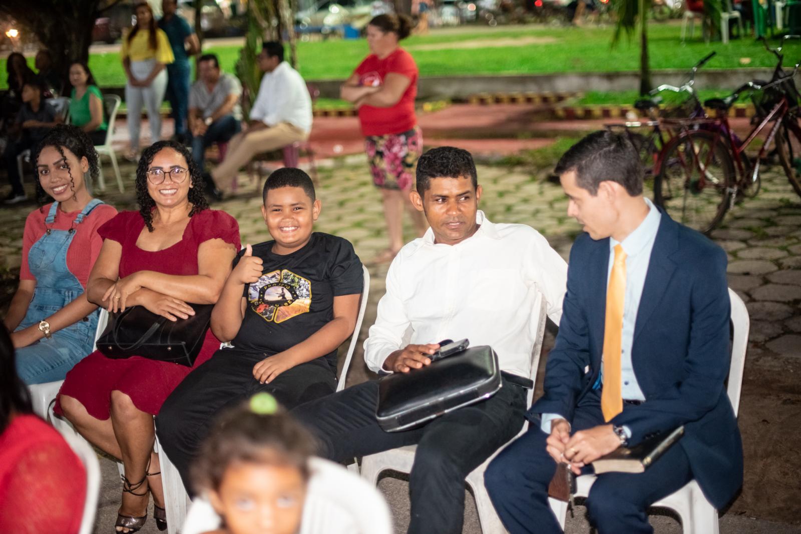 Irmã Angelita e Família realizam culto de gratidão a Deus