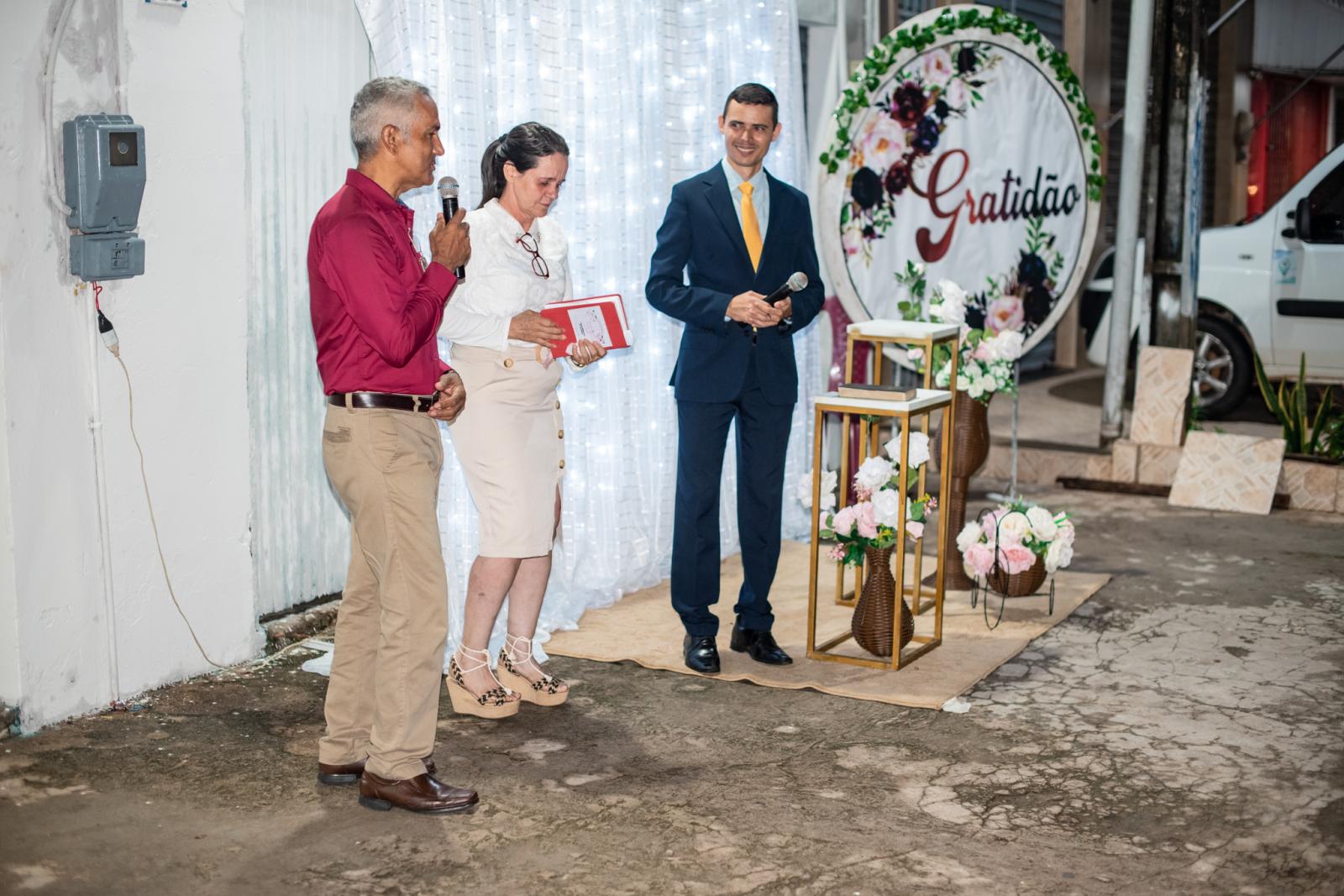 Irmã Angelita e Família realizam culto de gratidão a Deus