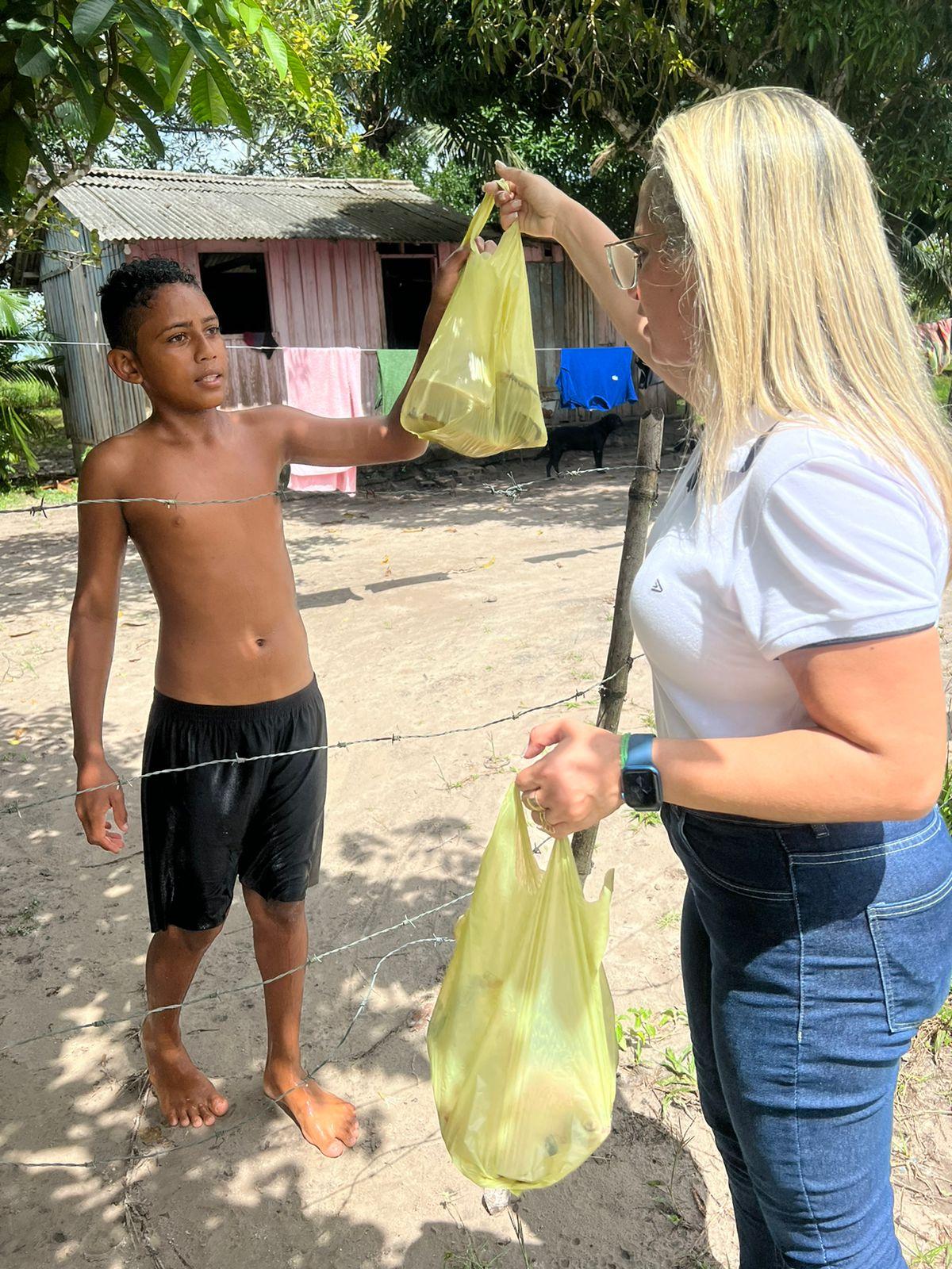 Ato de amor e solidariedade, a Semana Santa começa com mais 2 mil quilos de peixes distribuídos